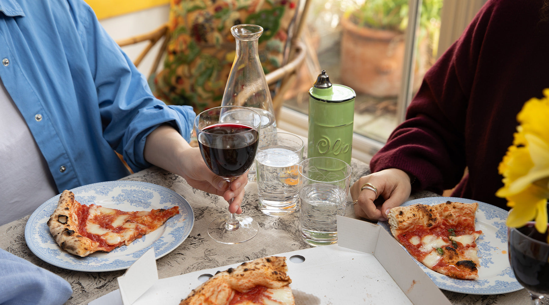 Discover our table collection